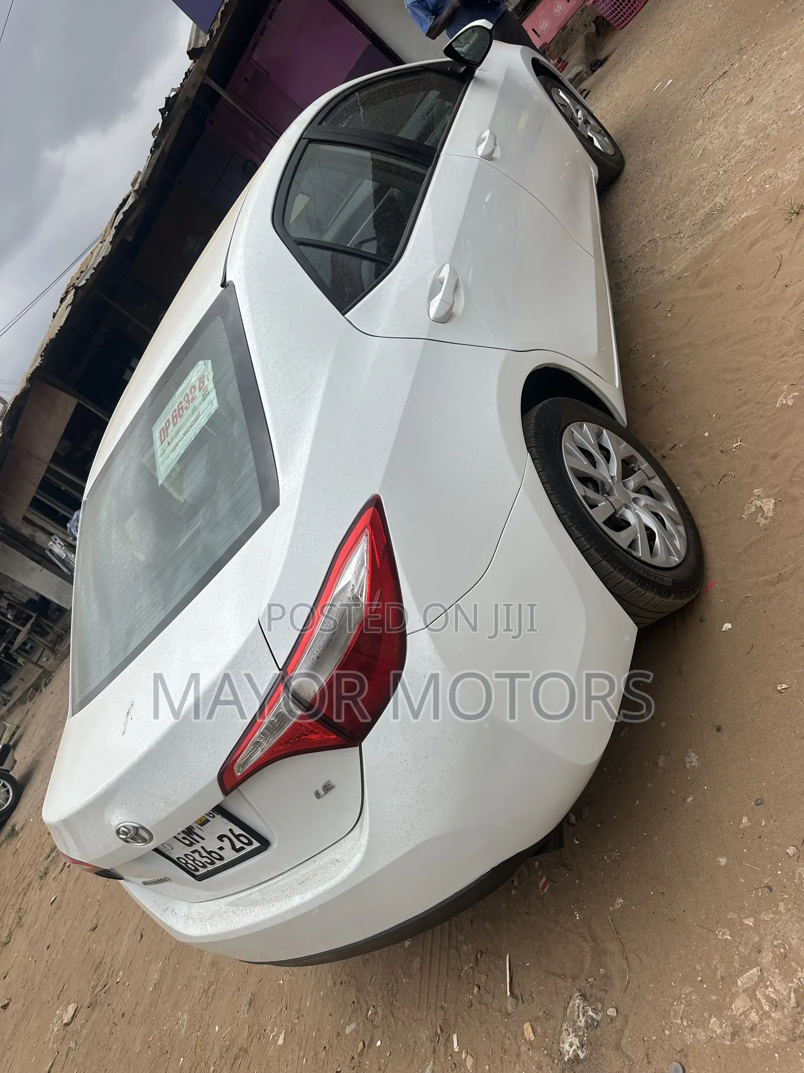 Toyota Corolla LE Eco 4dr Sedan (1.8L 4cyl CVT) 2014 White