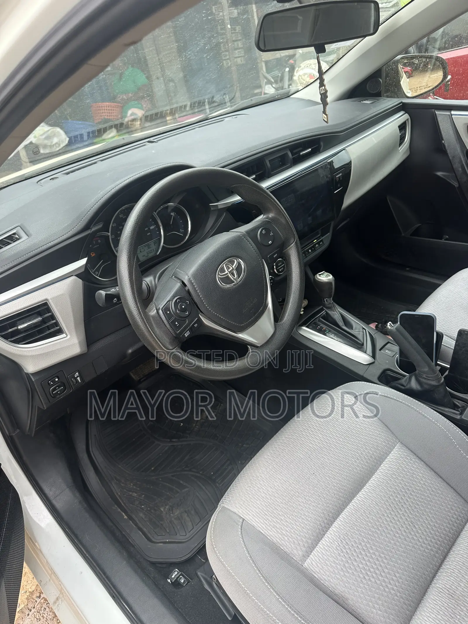 Toyota Corolla LE Eco 4dr Sedan (1.8L 4cyl CVT) 2014 White