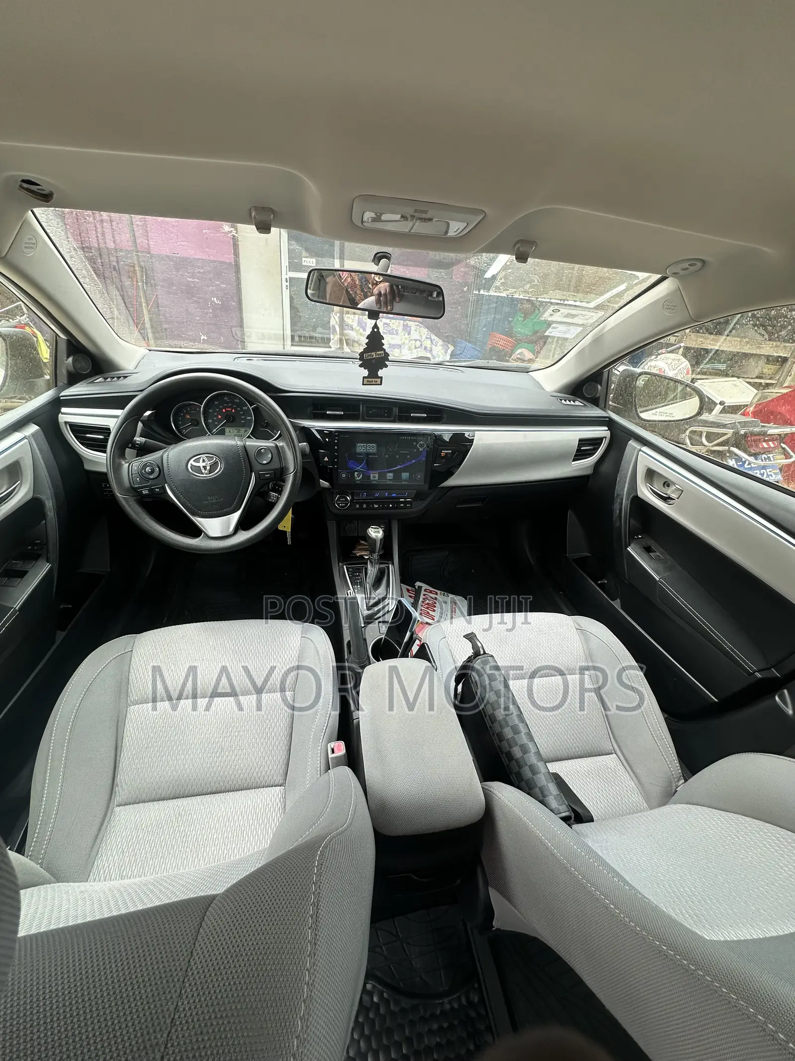 Toyota Corolla LE Eco 4dr Sedan (1.8L 4cyl CVT) 2014 White