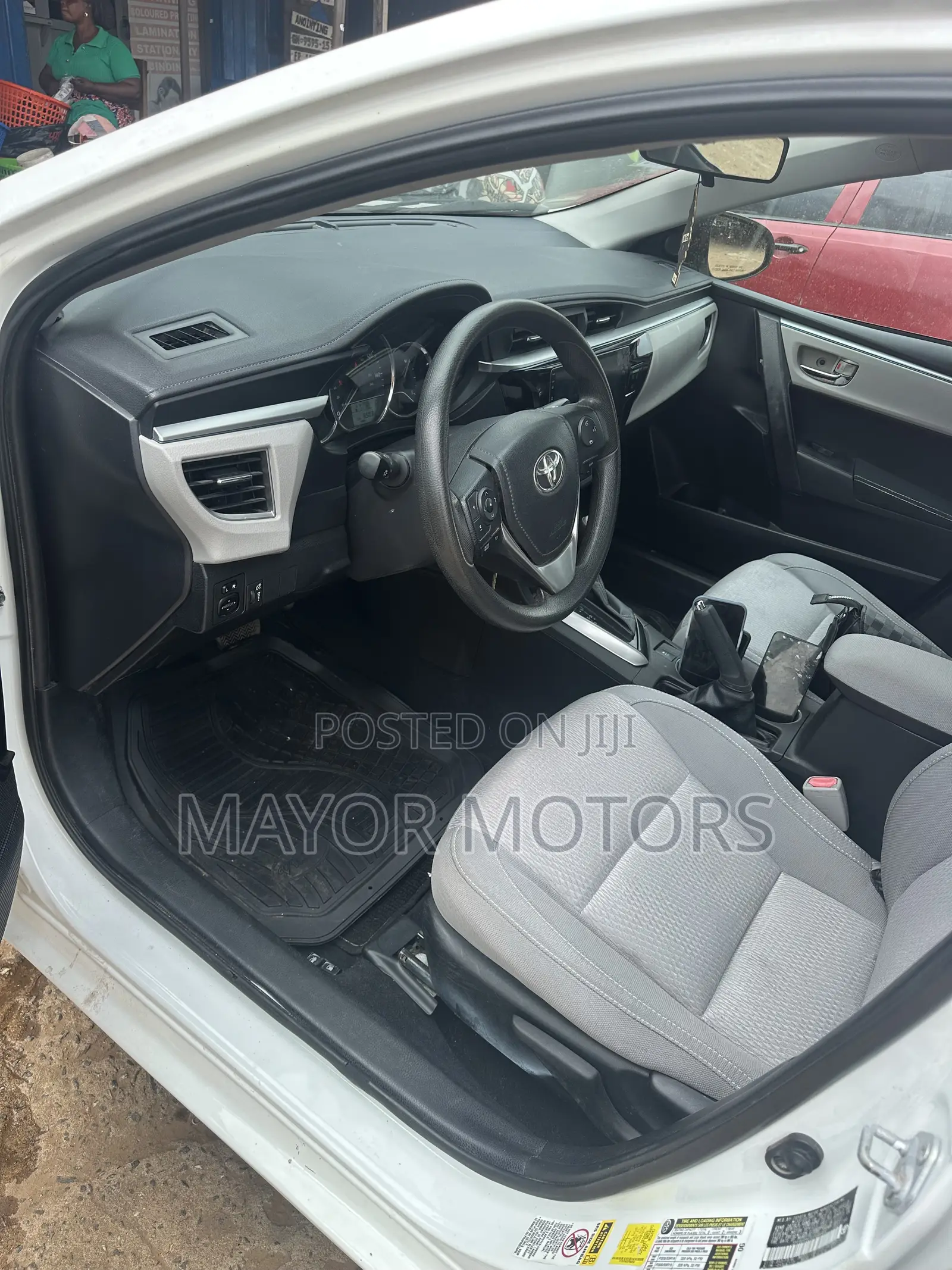 Toyota Corolla LE Eco 4dr Sedan (1.8L 4cyl CVT) 2014 White