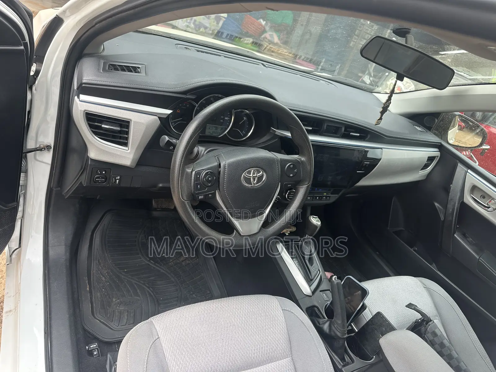 Toyota Corolla LE Eco 4dr Sedan (1.8L 4cyl CVT) 2014 White