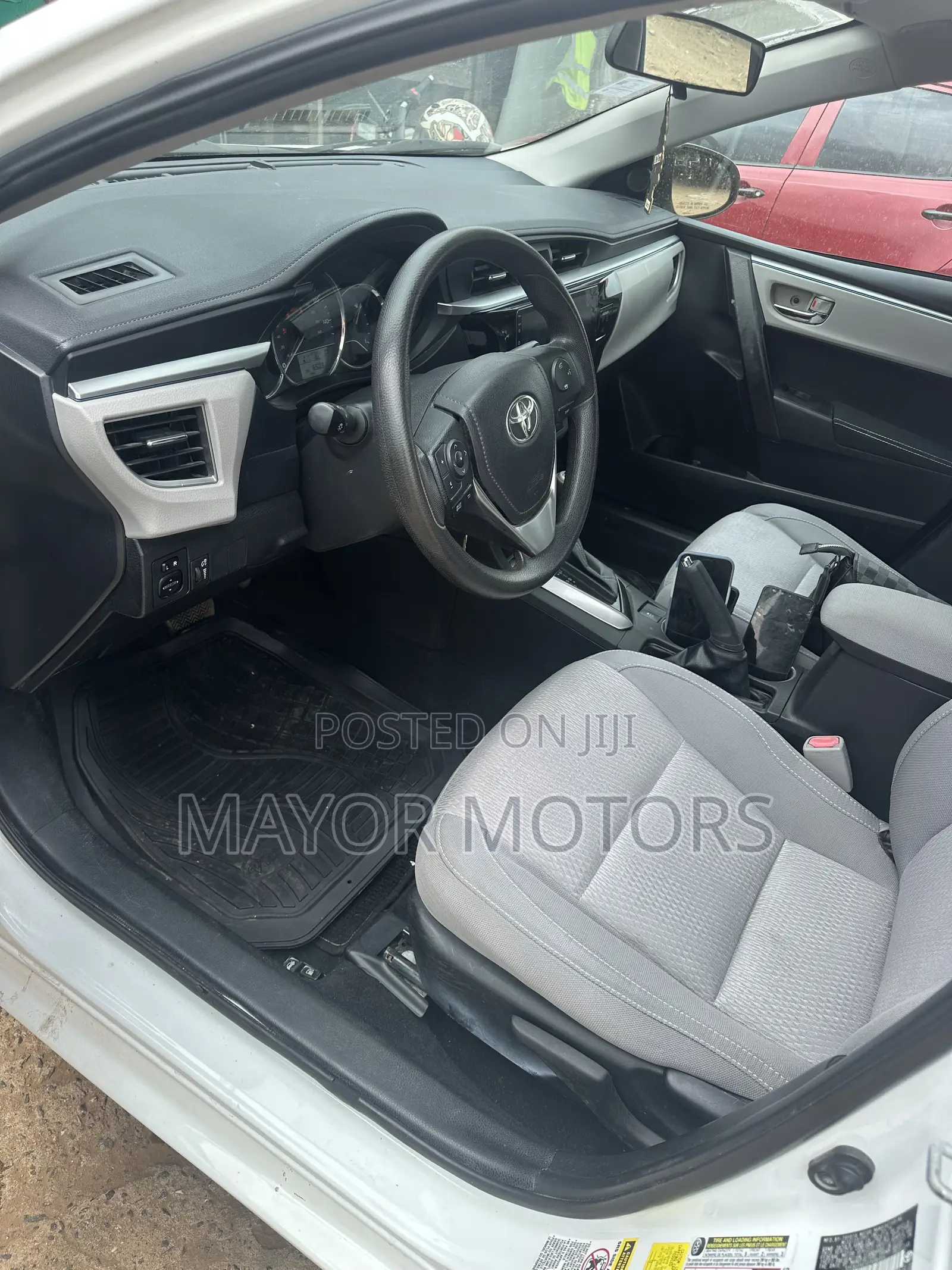 Toyota Corolla LE Eco 4dr Sedan (1.8L 4cyl CVT) 2014 White