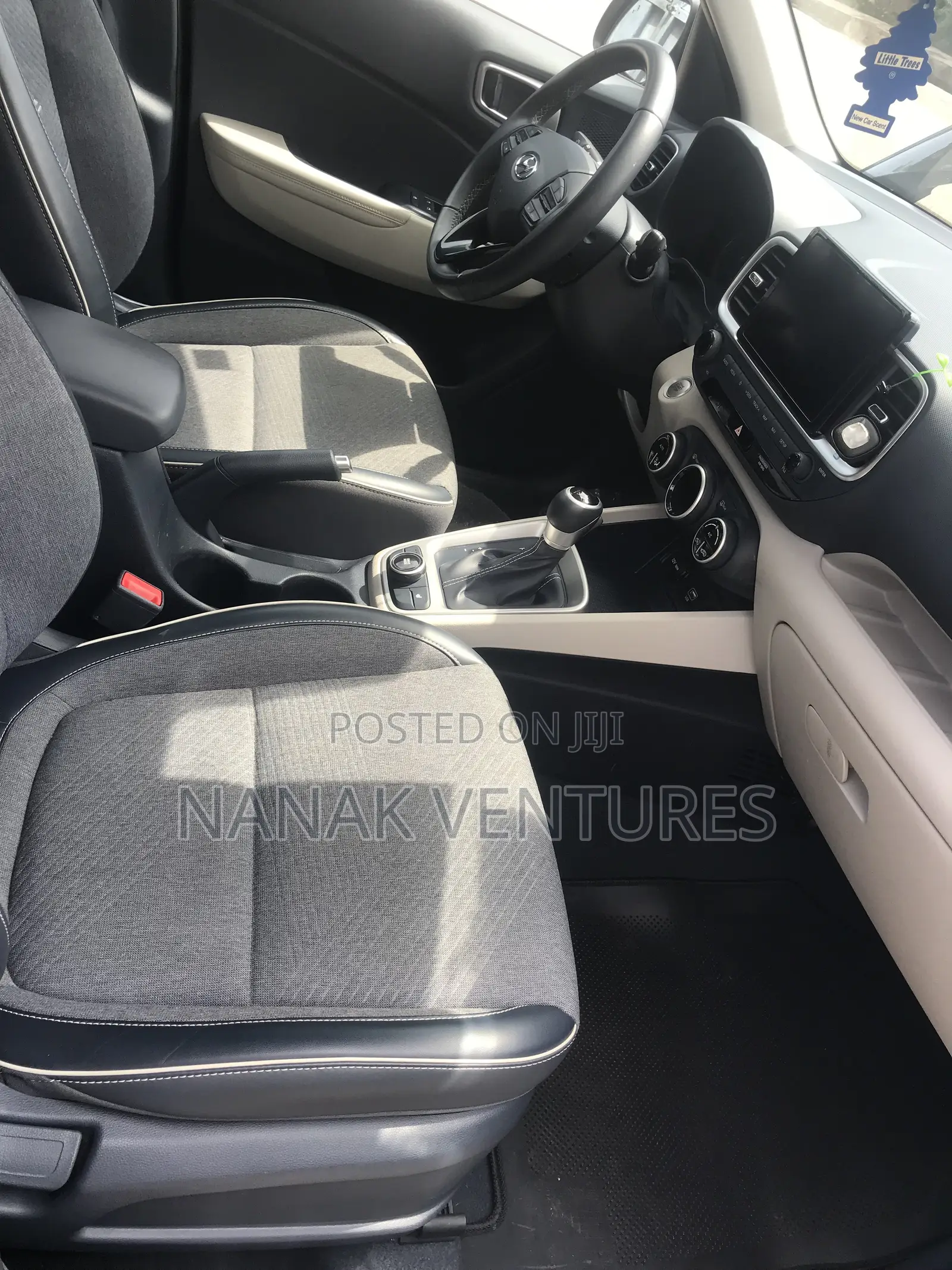 Hyundai Venue 2021 Gray