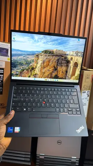 Laptop Lenovo ThinkPad E14 Gen 5 16GB Intel Core i7 SSD 256GB
