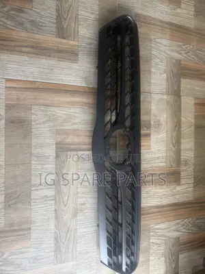 Toyota Matrix 2005-2008 Front Grille