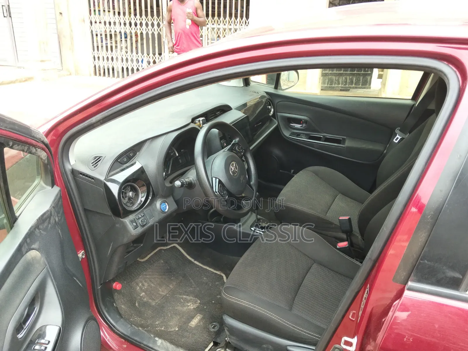 Toyota Vitz 1.3 FWD 5dr 2018 Brown