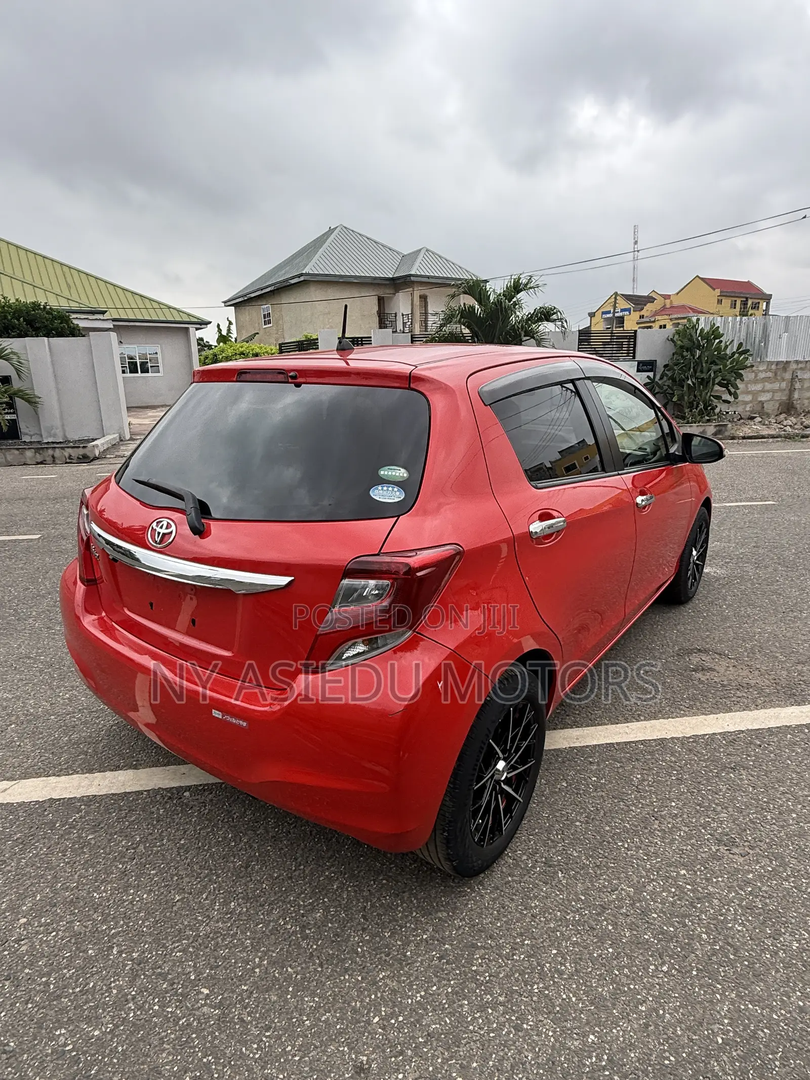 Toyota Vitz 1.3 FWD 5dr 2016 Red