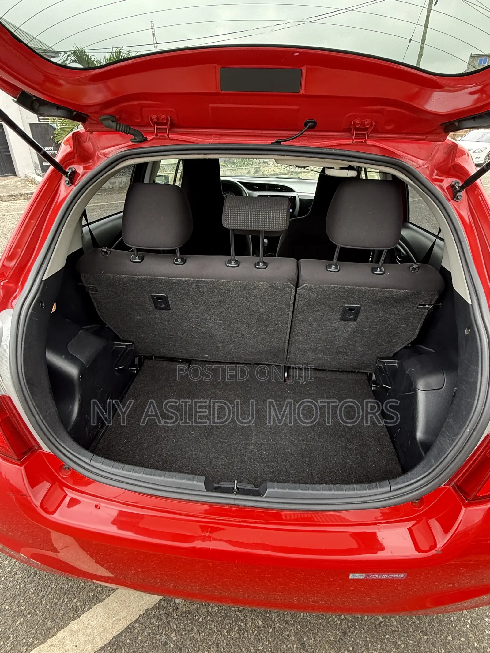 Toyota Vitz 1.3 FWD 5dr 2016 Red