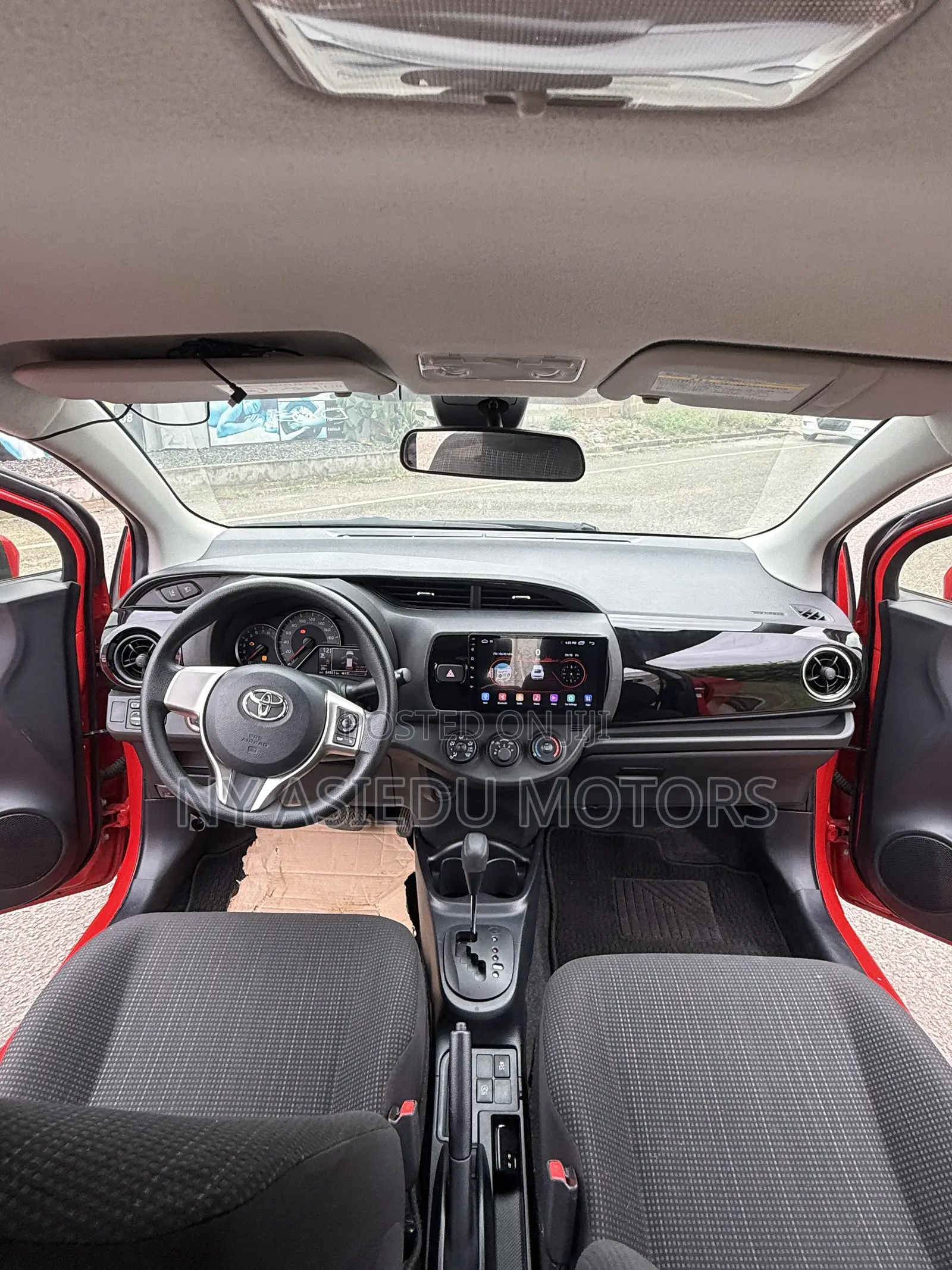 Toyota Vitz 1.3 FWD 5dr 2016 Red