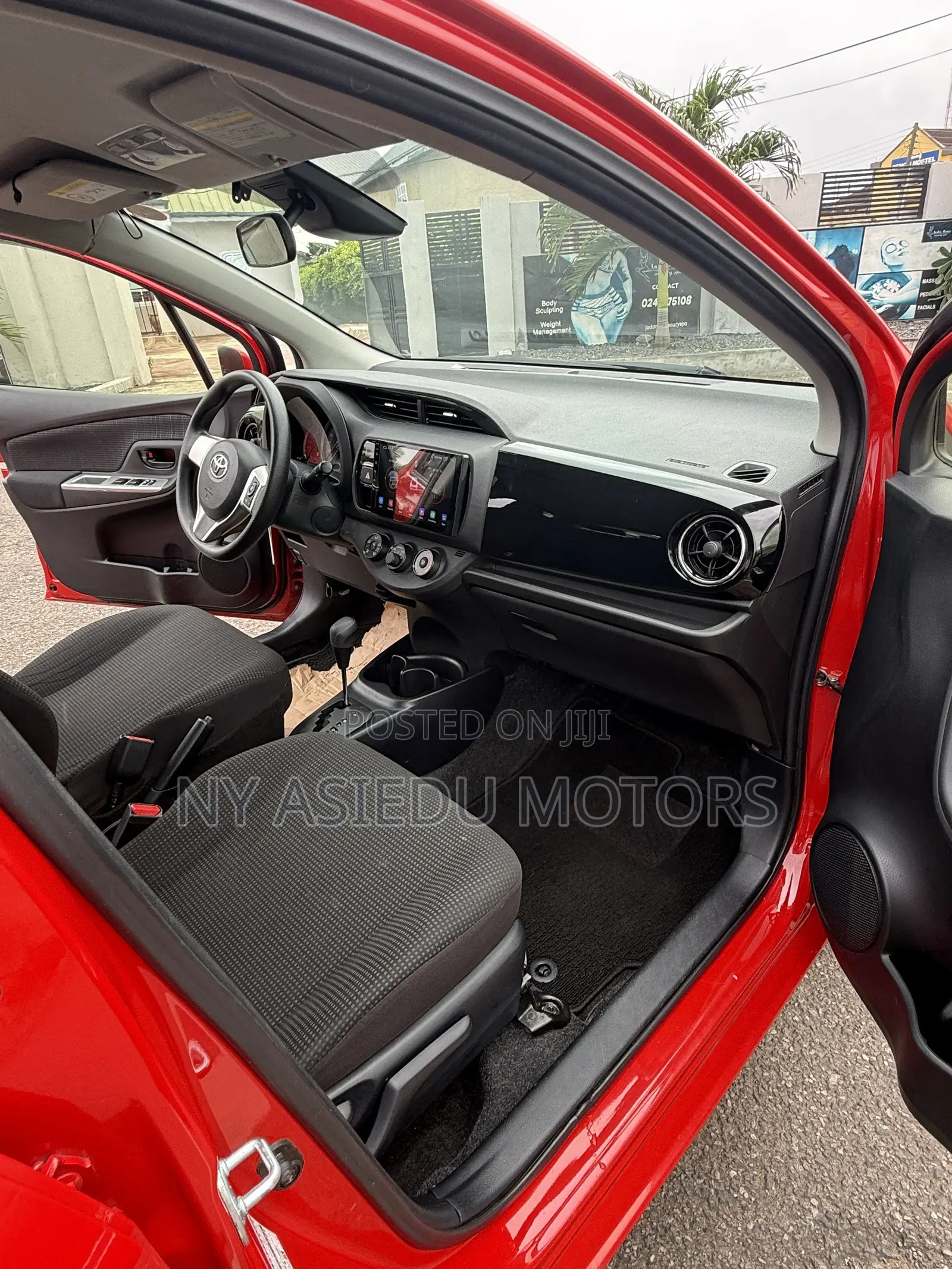 Toyota Vitz 1.3 FWD 5dr 2016 Red