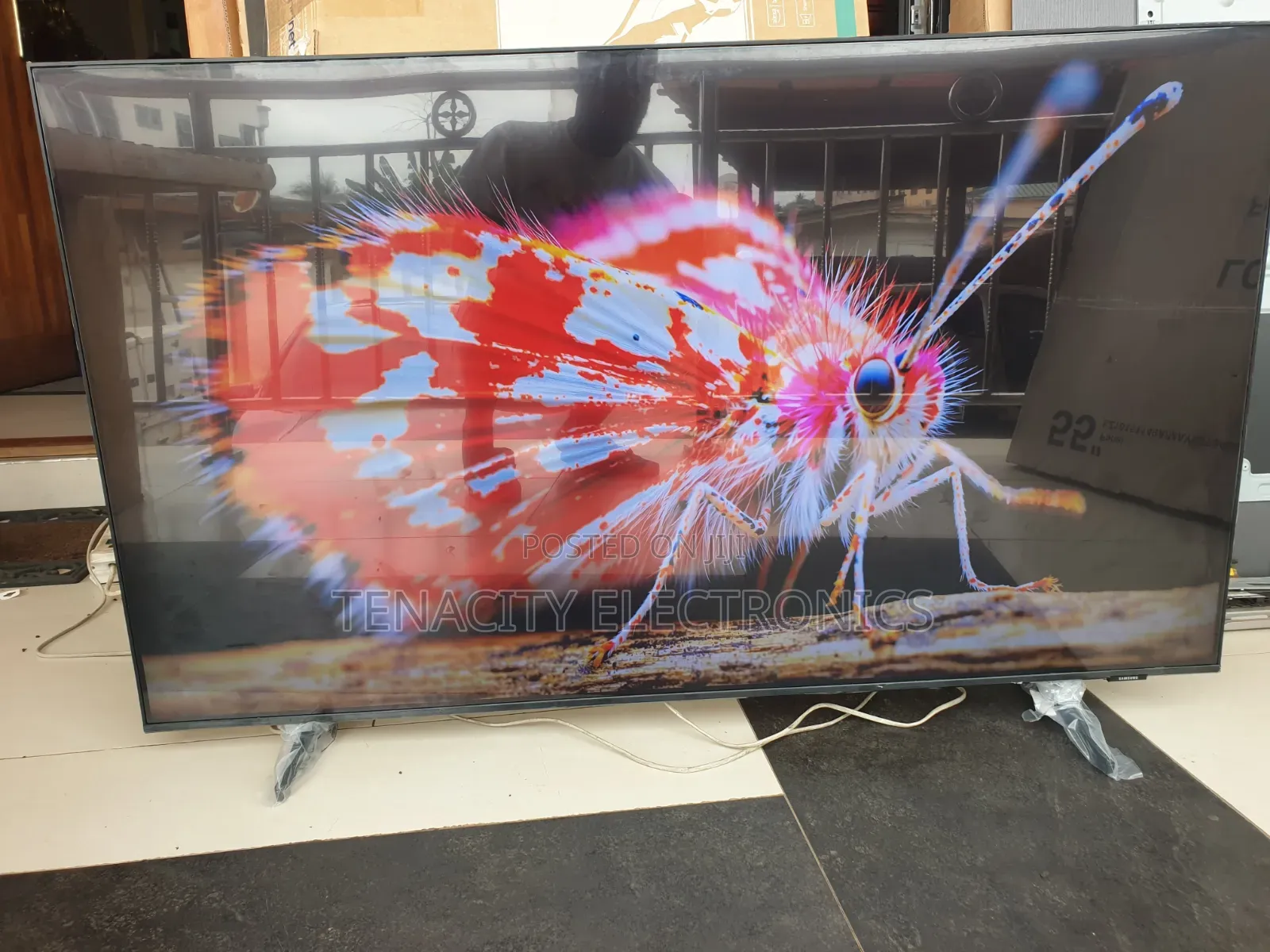 New 55 Airslim Samsung Crystal Uhd HDR Smart Satellite TV