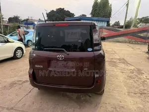 Toyota Sienta 1.5 AWD 2012 Brown