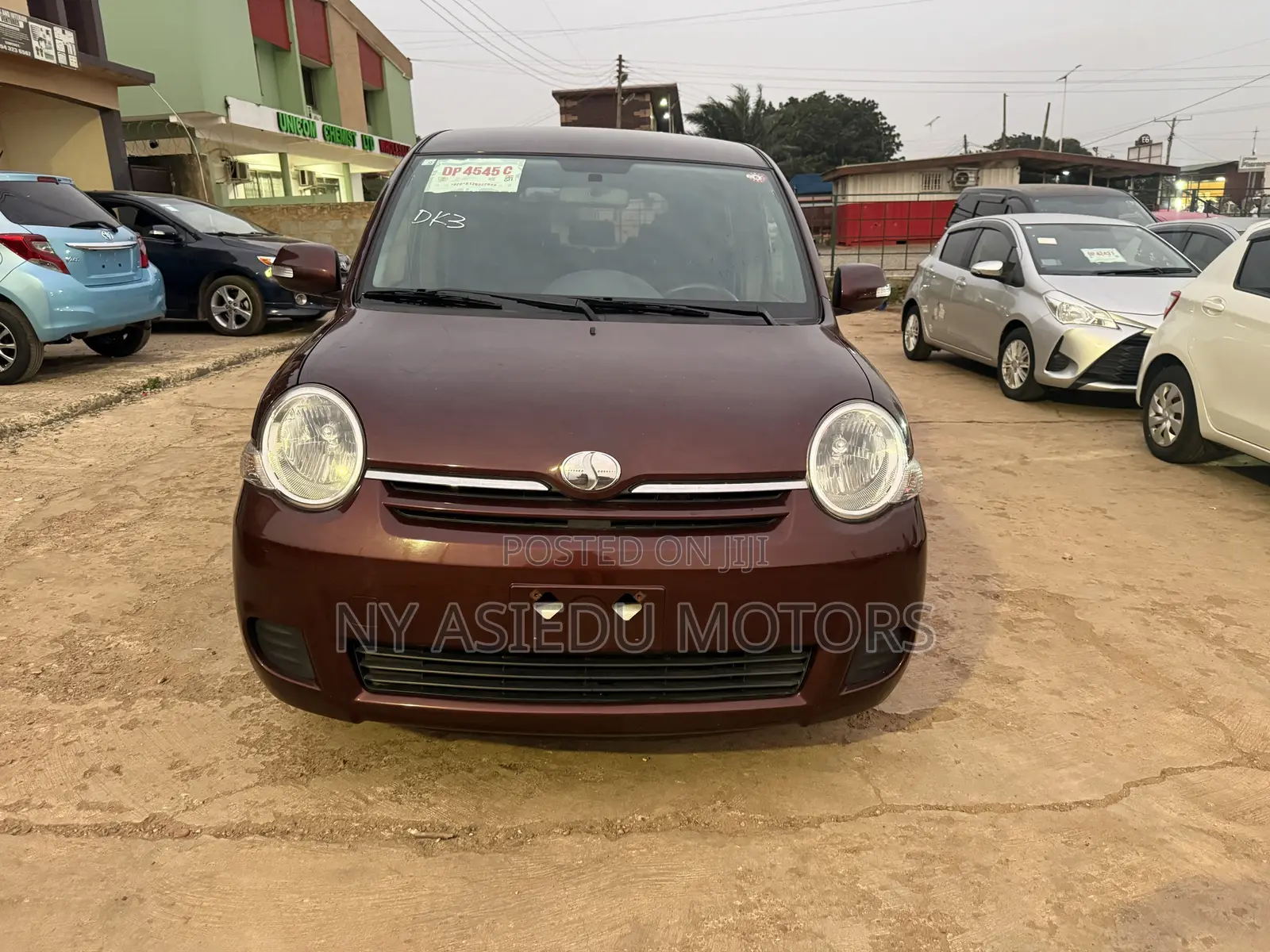 Toyota Sienta 1.5 AWD 2012 Brown