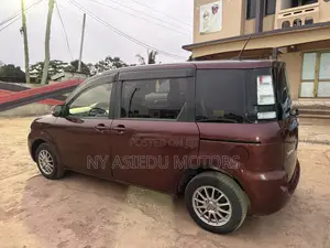 Toyota Sienta 1.5 AWD 2012 Brown