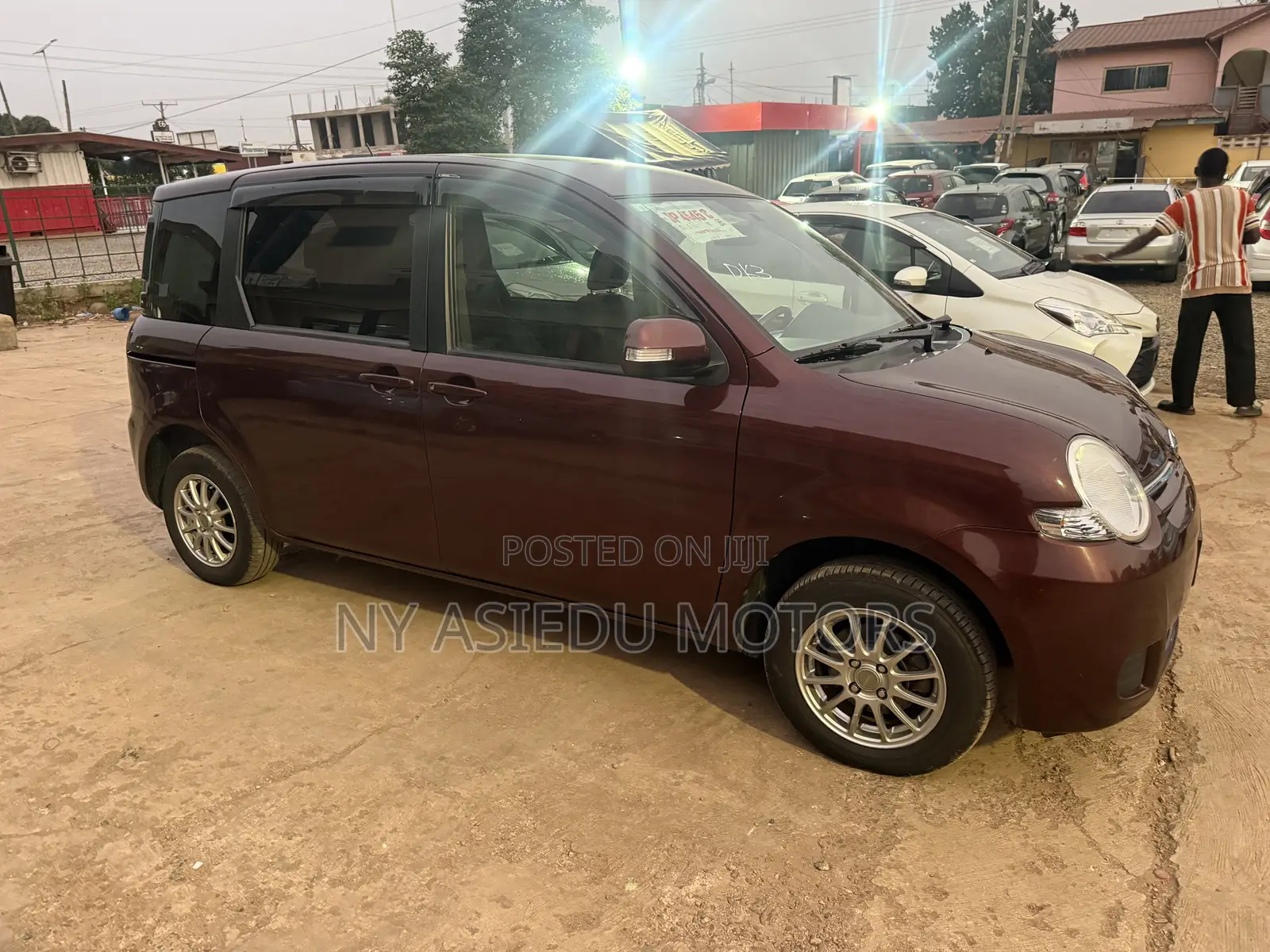 Toyota Sienta 1.5 AWD 2012 Brown
