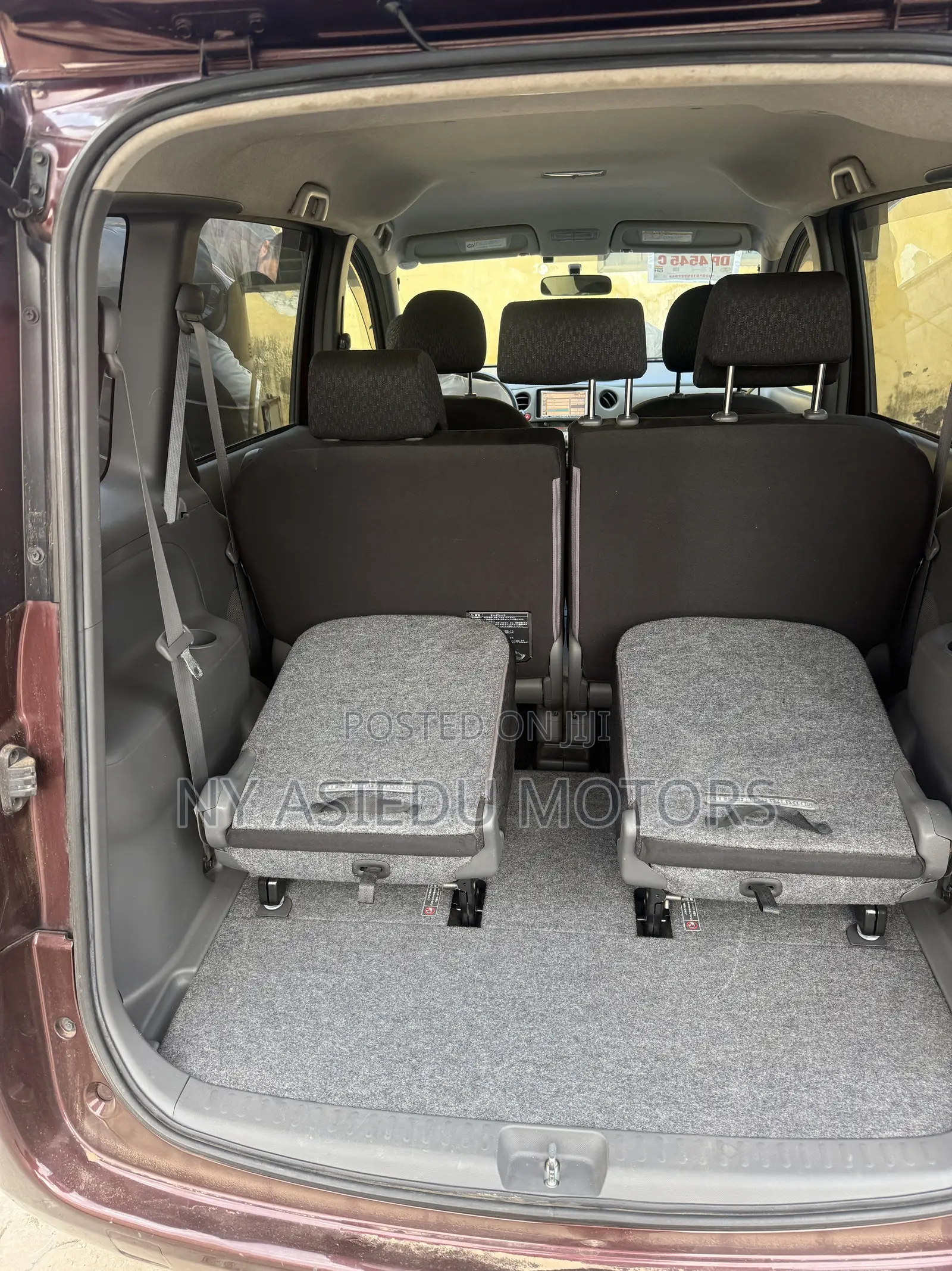 Toyota Sienta 1.5 AWD 2012 Brown