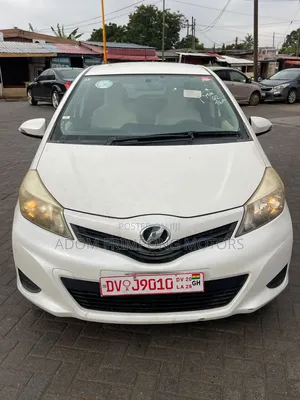 Toyota Vitz 2013 White