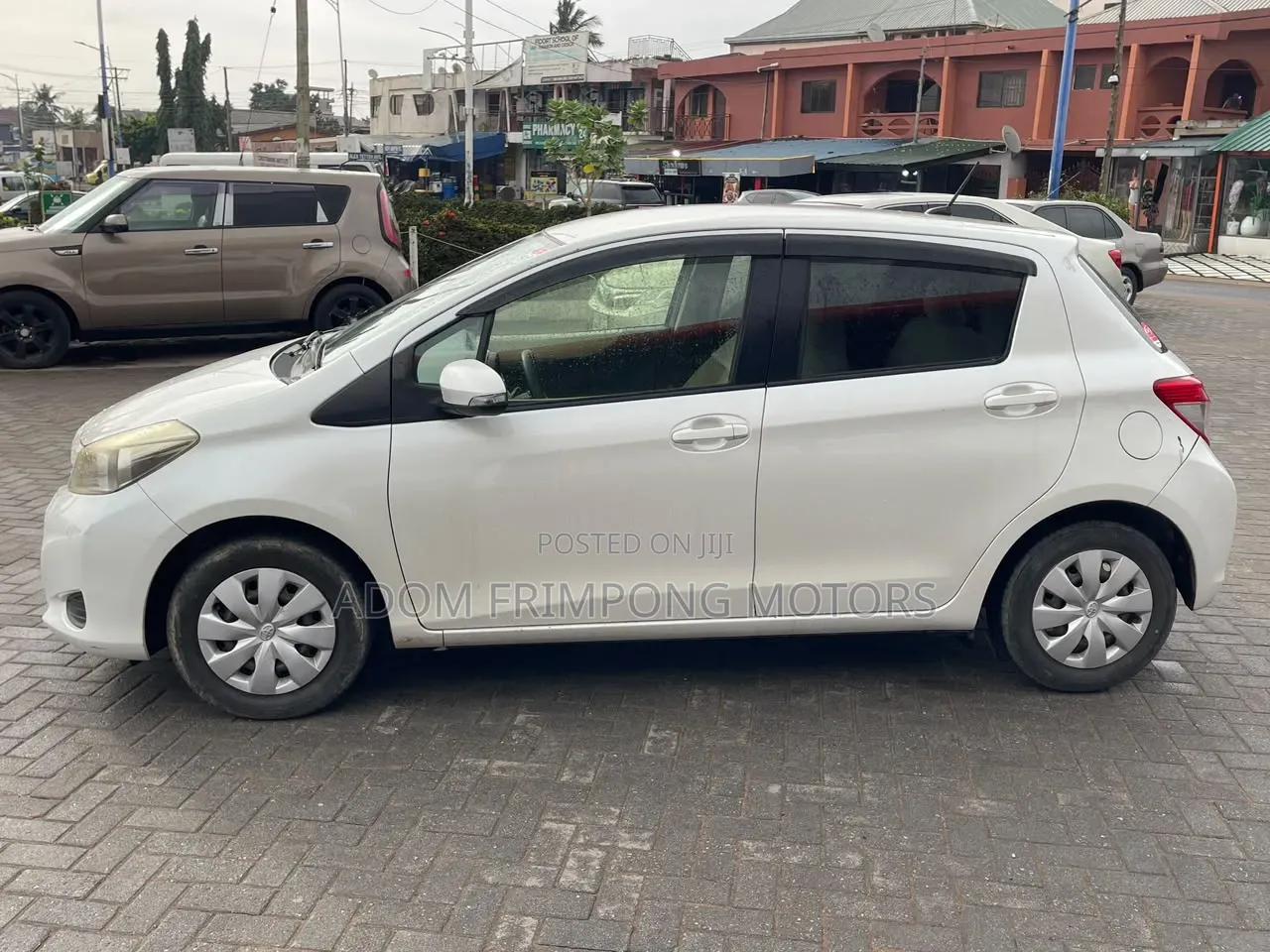 Toyota Vitz 2013 White
