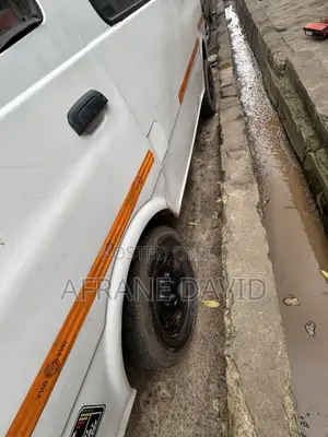Nissan Caravan (Urvan) 1999 White