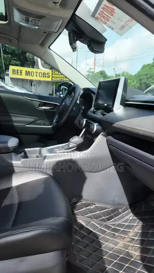Toyota RAV4 2019 White