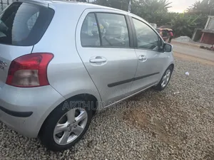Toyota Yaris 2009 Silver