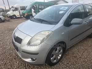 Toyota Yaris 2009 Silver
