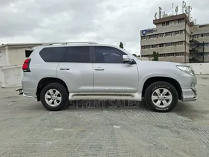 Toyota Land Cruiser Prado 2.8 2017 Silver