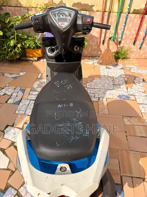 Piaggio 2018 Blue
