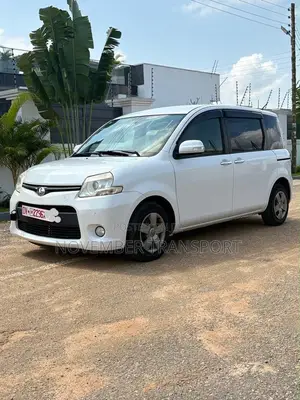 Toyota Sienta 1.5 FWD 2014 White