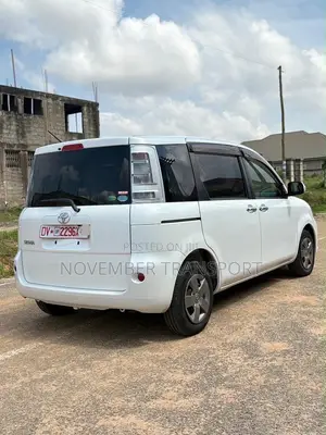 Toyota Sienta 1.5 FWD 2014 White