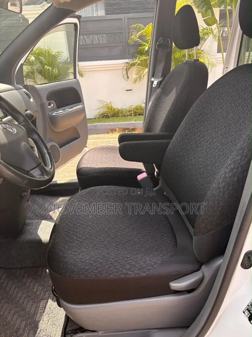 Toyota Sienta 1.5 FWD 2014 White