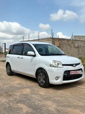 Toyota Sienta 1.5 FWD 2014 White