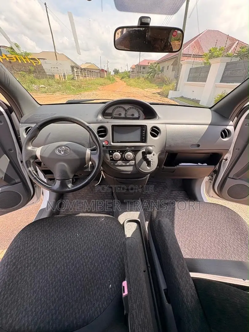 Toyota Sienta 1.5 FWD 2014 White