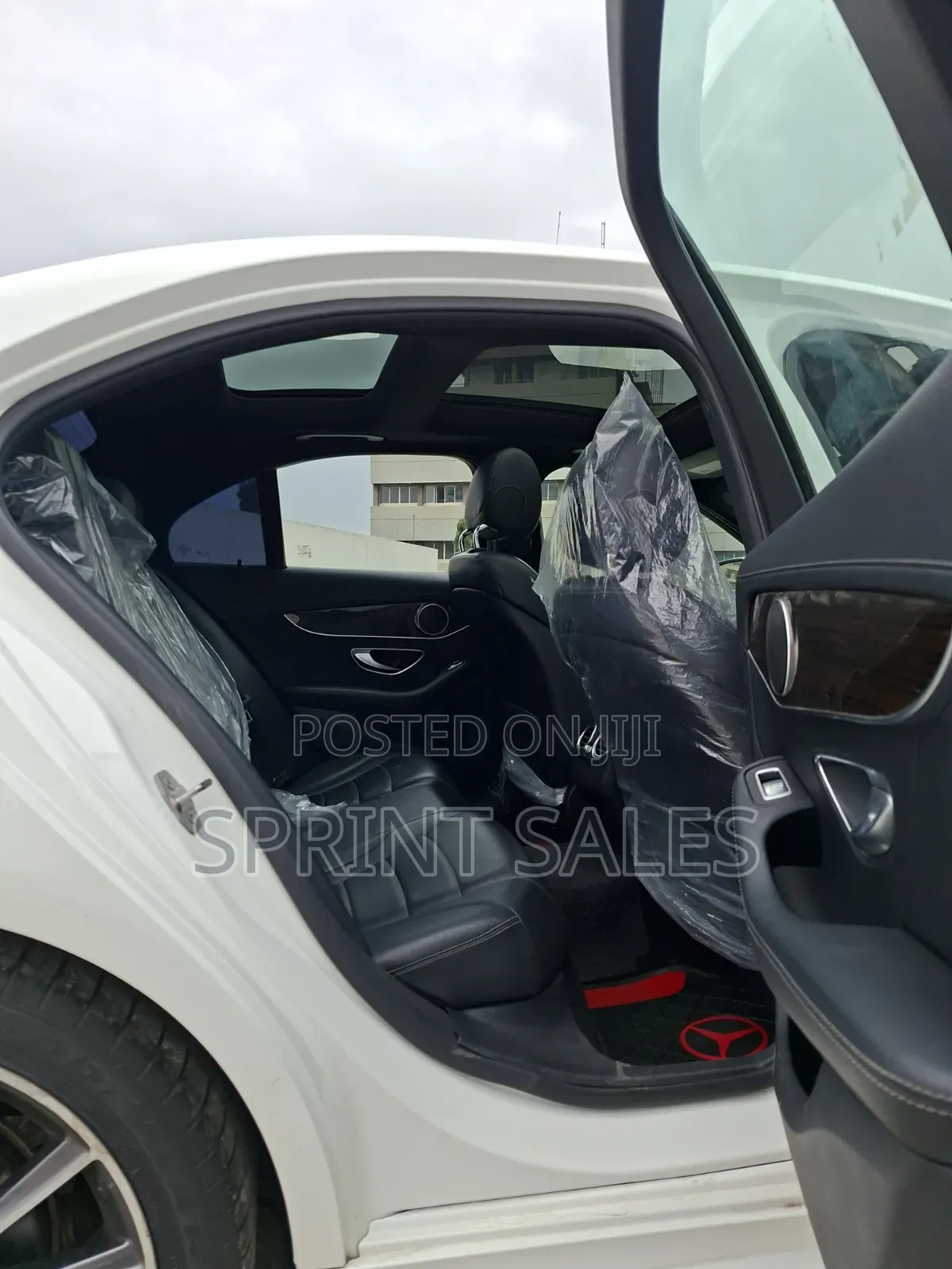 Mercedes-Benz C300 Sport 4Matic Sedan AWD (2.0L 4cyl 7A) 2017 White