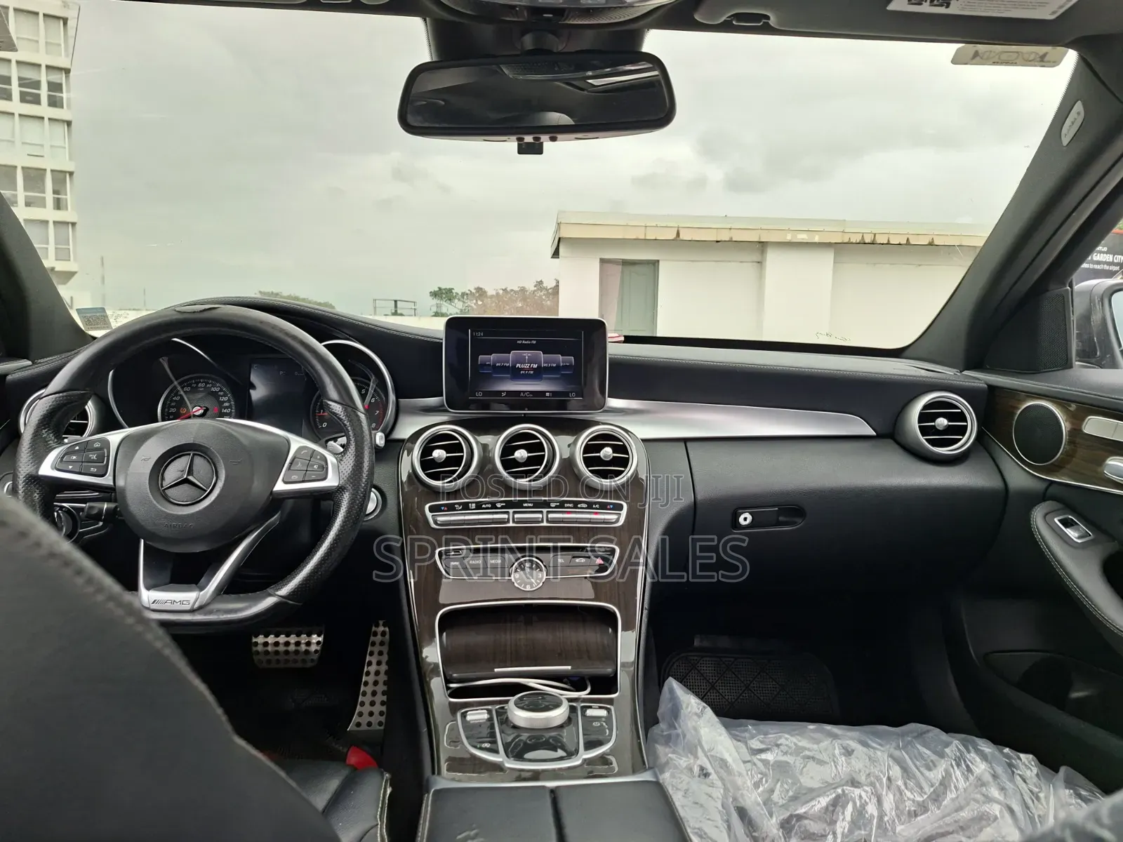 Mercedes-Benz C300 Sport 4Matic Sedan AWD (2.0L 4cyl 7A) 2017 White