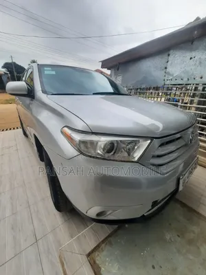 Toyota Highlander SE 3.5L 4WD 2013 Silver