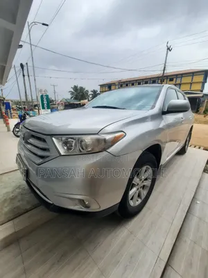 Toyota Highlander SE 3.5L 4WD 2013 Silver