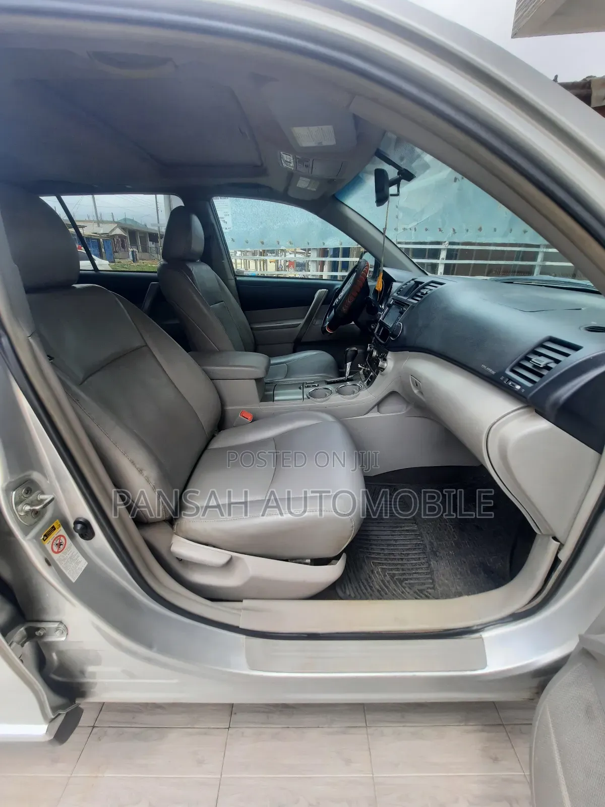 Toyota Highlander SE 3.5L 4WD 2013 Silver