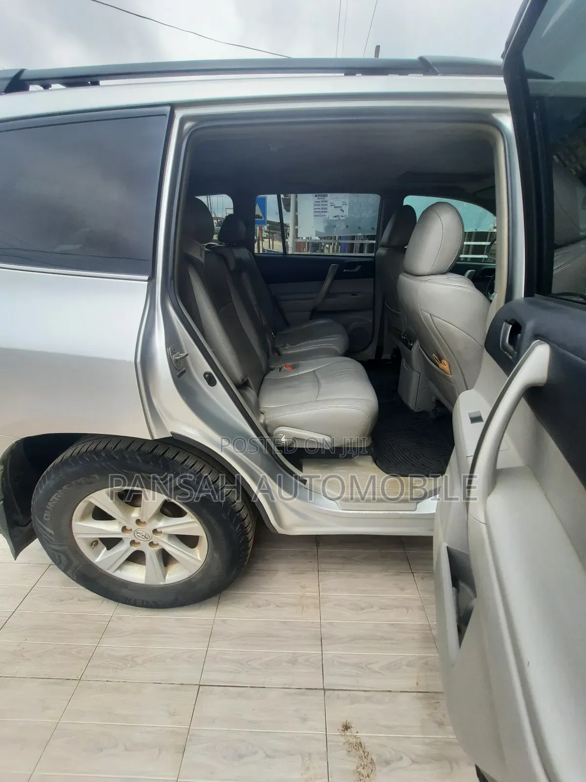Toyota Highlander SE 3.5L 4WD 2013 Silver