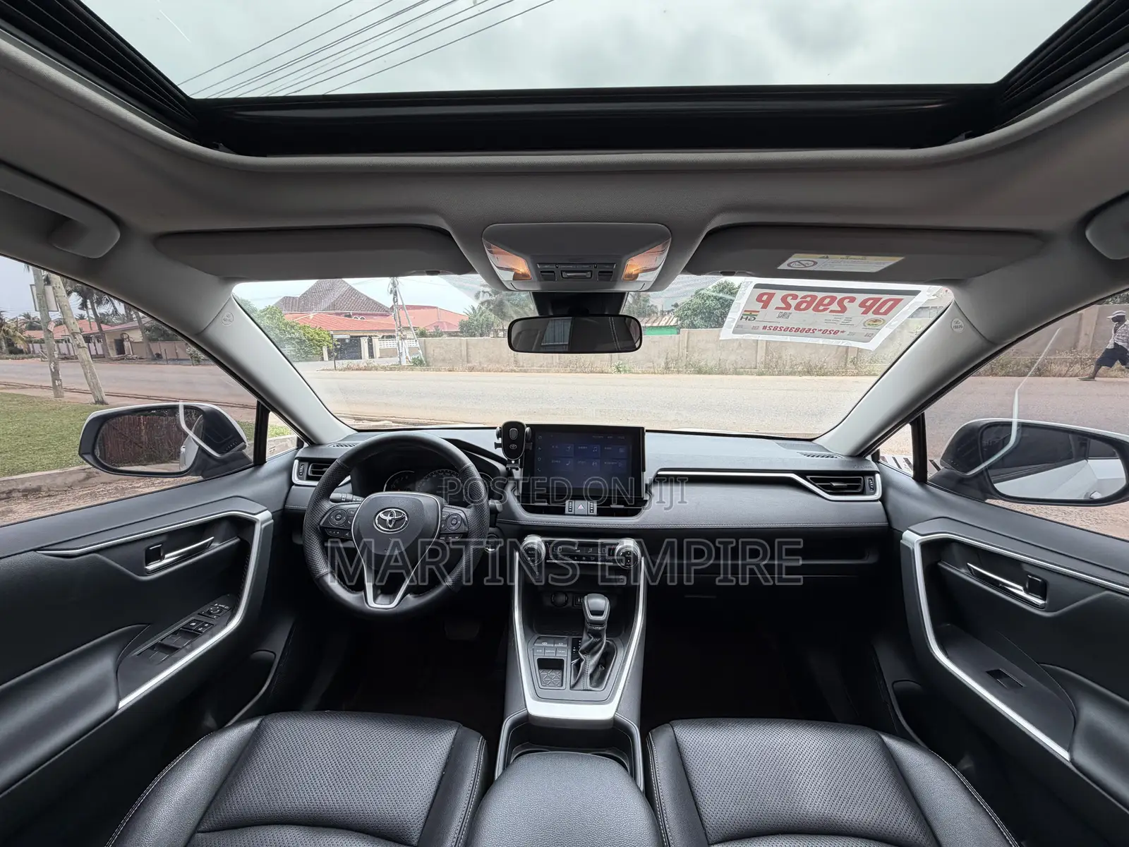 Toyota RAV4 XLE 2022 Black