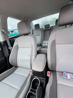 Toyota Corolla LE (1.8L 4cyl 2A) 2018 Silver