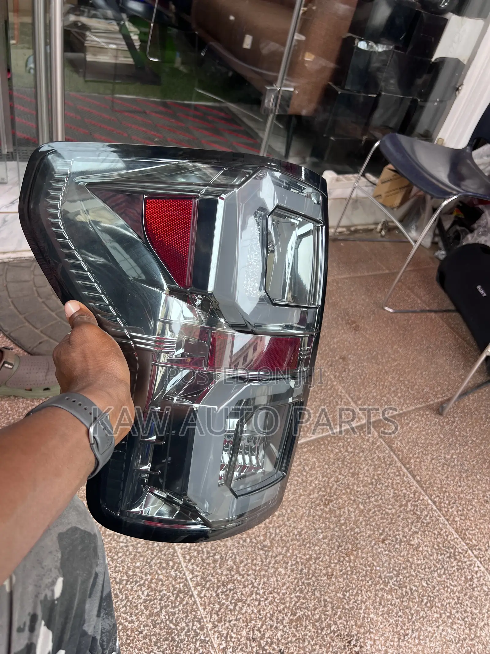 2007,2008,2009,2010,2011,2012,2013 Taillight for Toyota Tundra