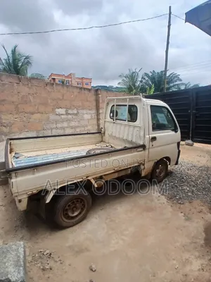 Daihatsu Hijet Kei Truck 2005 White