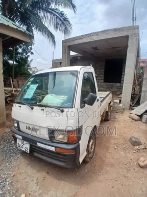 Daihatsu Hijet Kei Truck 2005 White