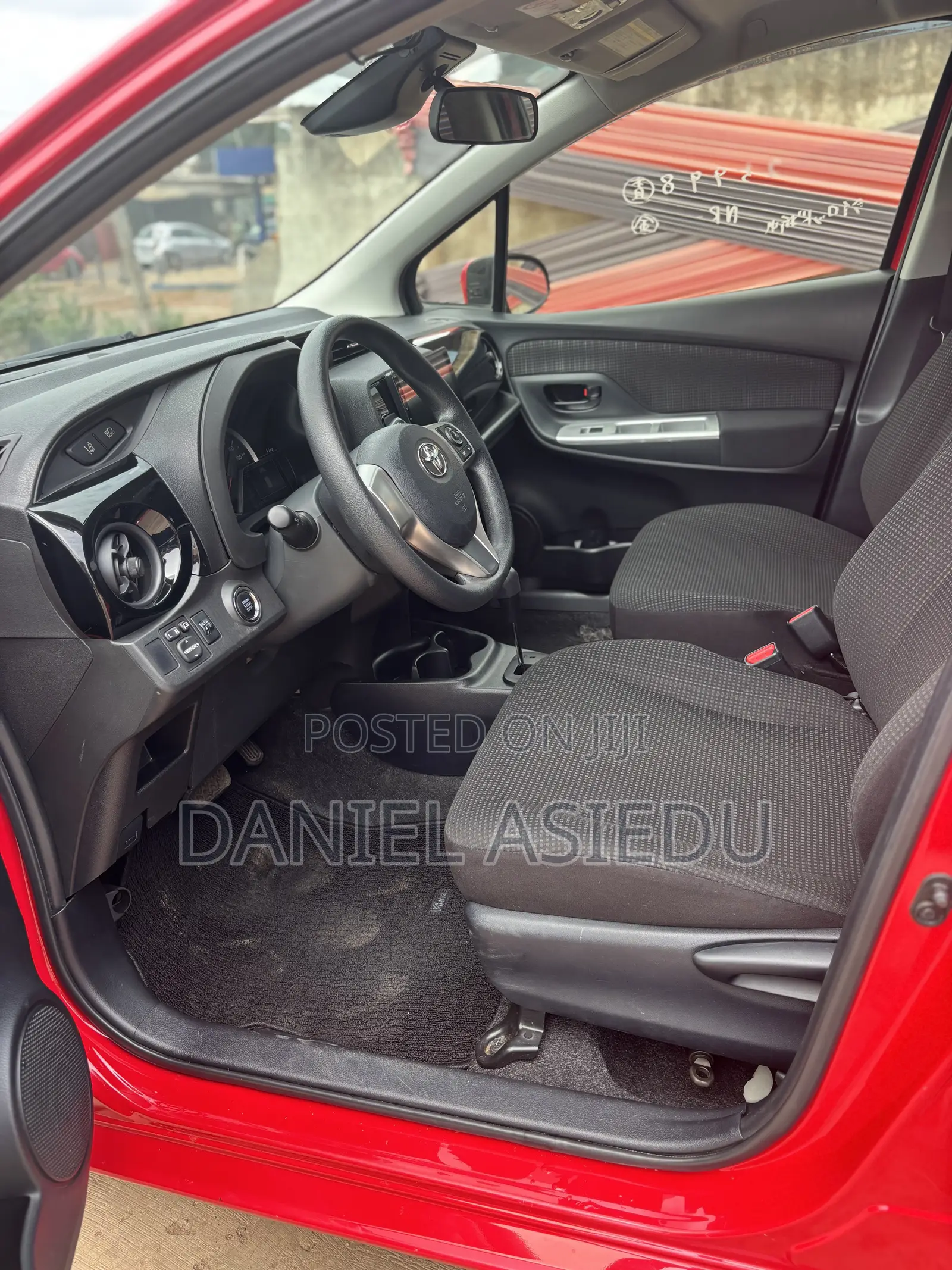 Toyota Vitz 1.3 AWD 3dr 2016 Red