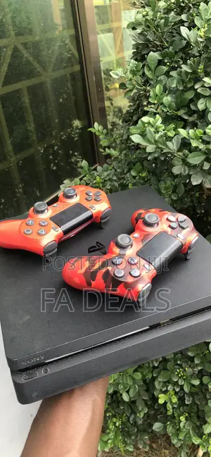 Ps4 Slim With 2 Controllers and 5 Offline Games
