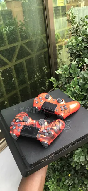 Ps4 Slim With 2 Controllers and 5 Offline Games