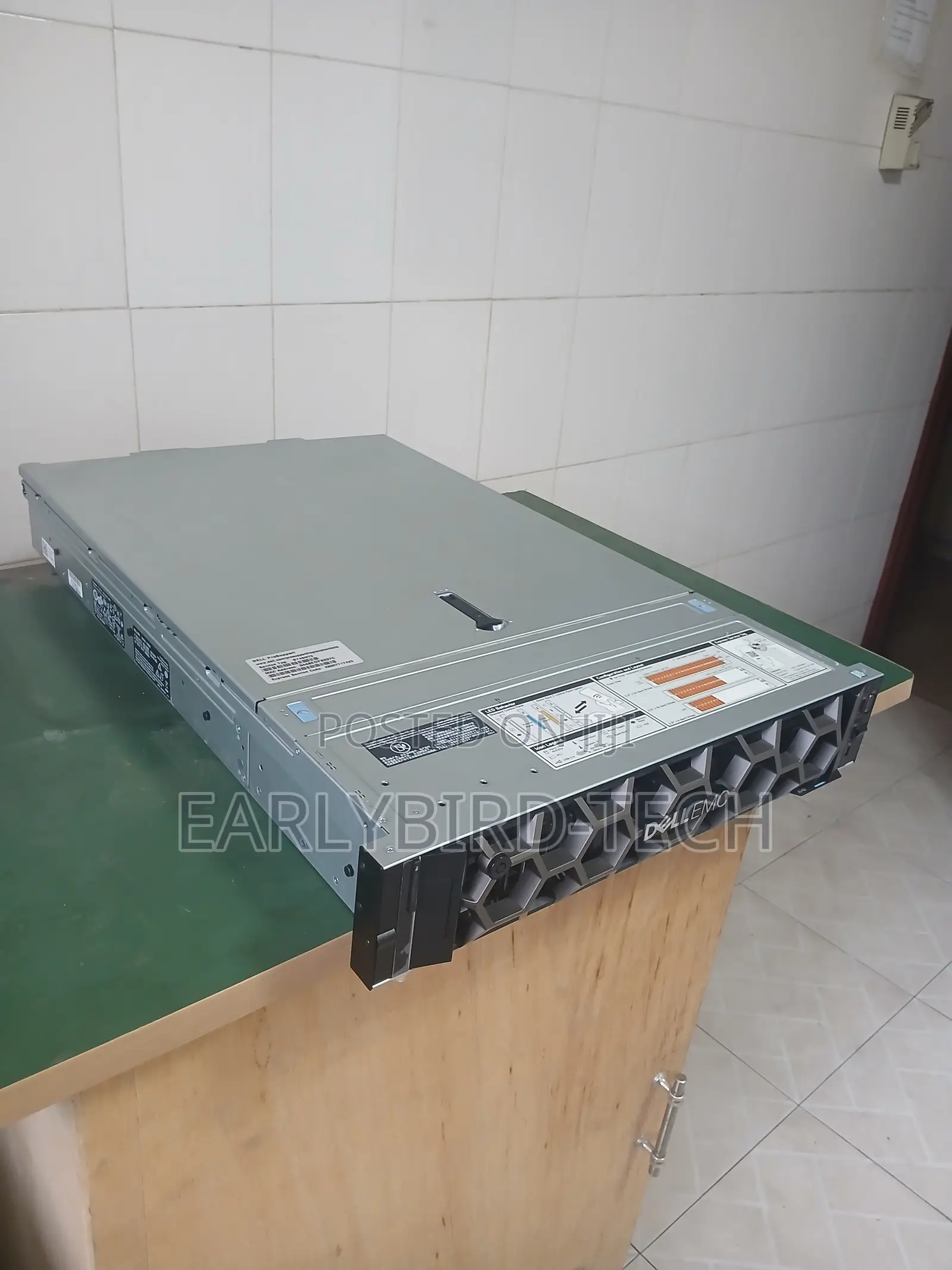 Server Dell PowerEdge R740 64GB Intel Xeon HDD 2T