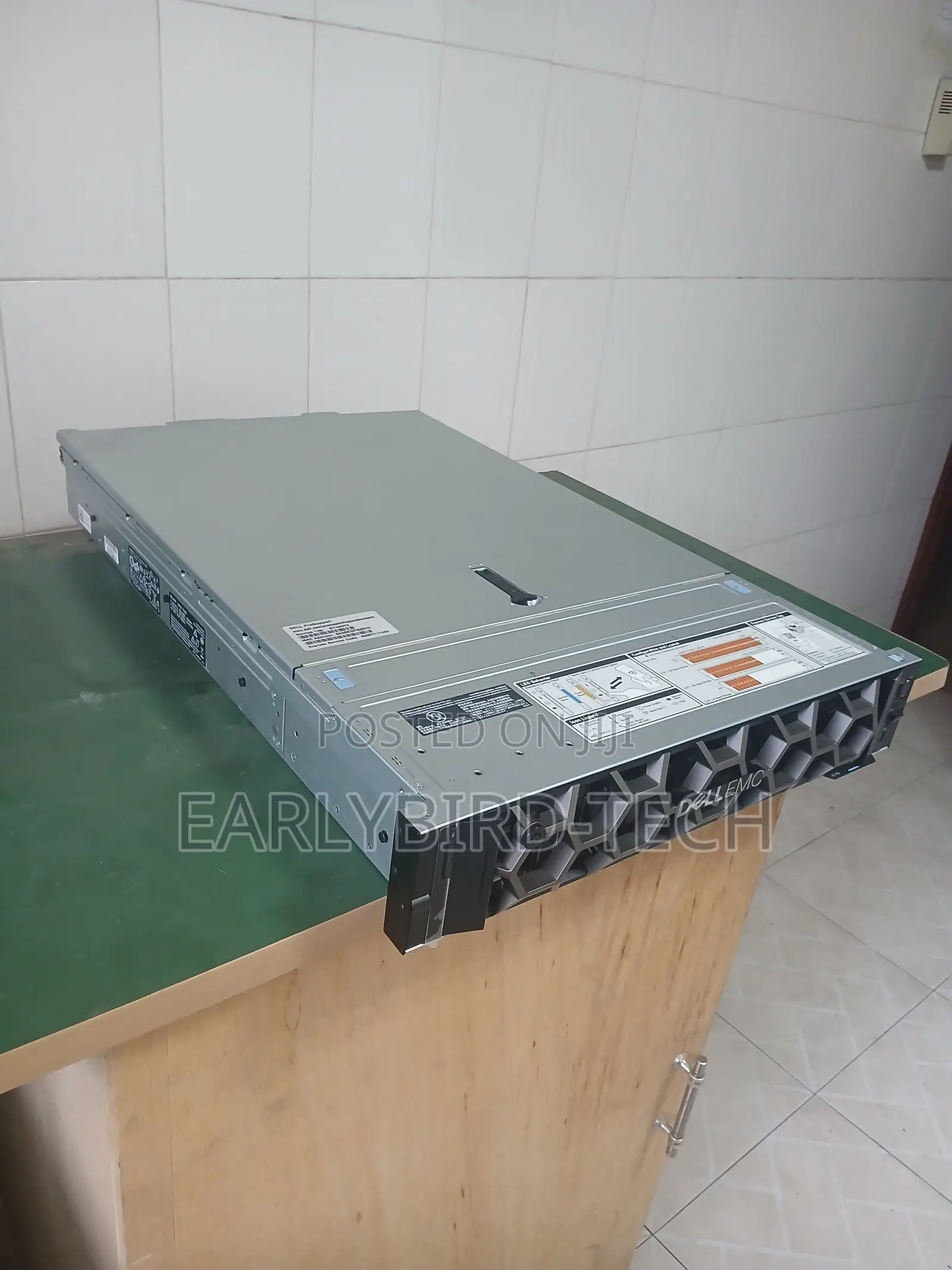 Server Dell PowerEdge R740 64GB Intel Xeon HDD 2T