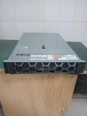 Server Dell PowerEdge R740 64GB Intel Xeon HDD 2T